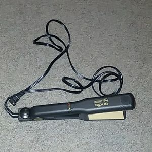 Andis ceramic hair straightener